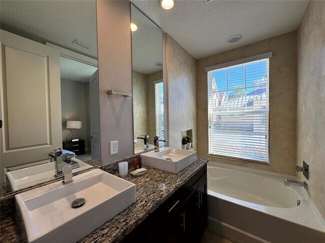 Building Photo - 2628 Sunrise Shores Dr