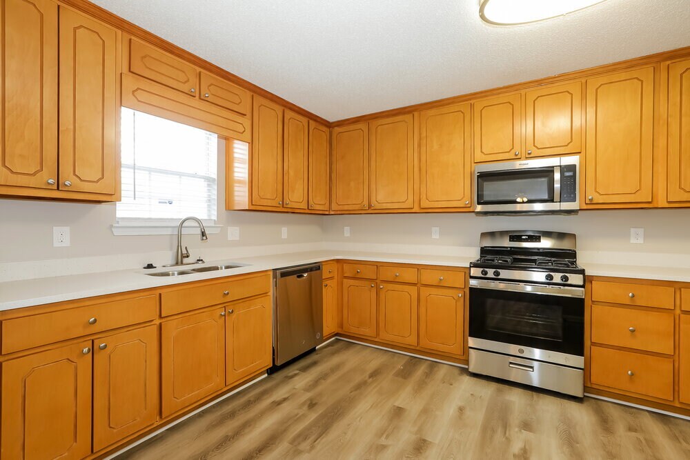 Building Photo - 5713 Colonnade Dr