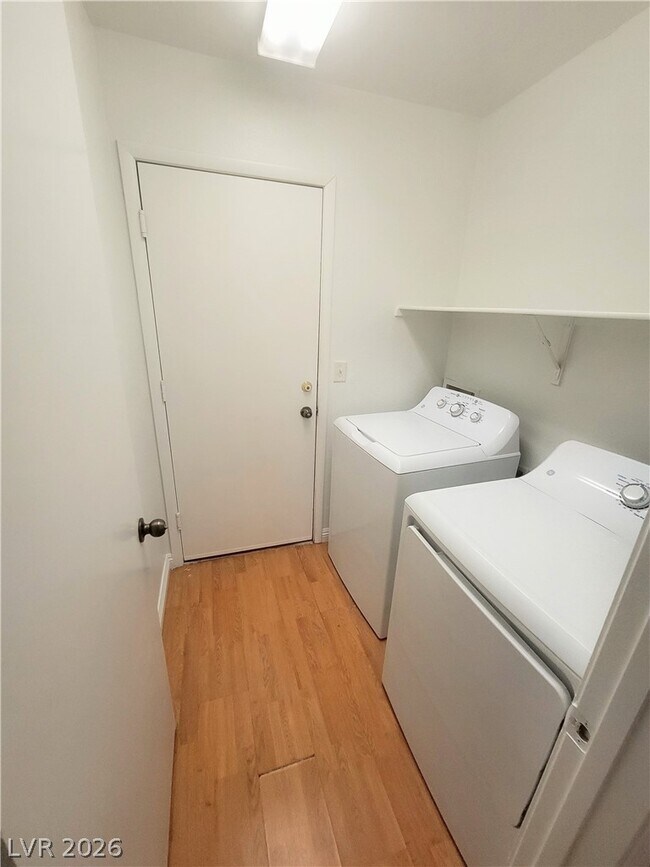 Building Photo - 3962 Silver Strike Ct