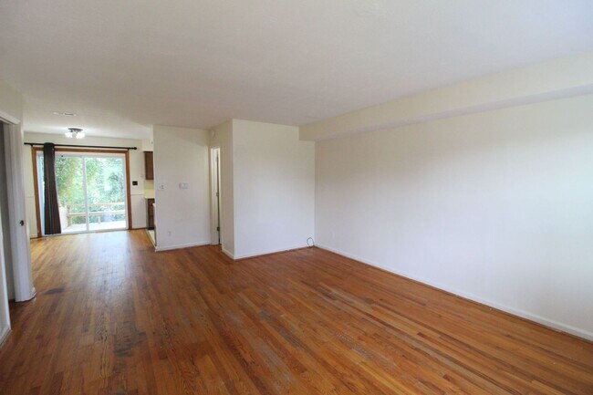 Building Photo - 1331 Devon Ln