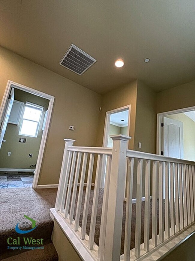 Building Photo - $3995 - 3 Bed/2.5 Bath Two Story Home in D...