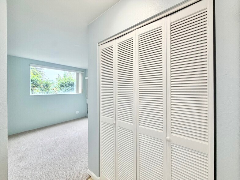 Building Photo - 3741 Kanaina Ave