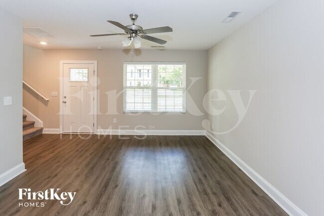 Building Photo - 2071 Samantha Dr