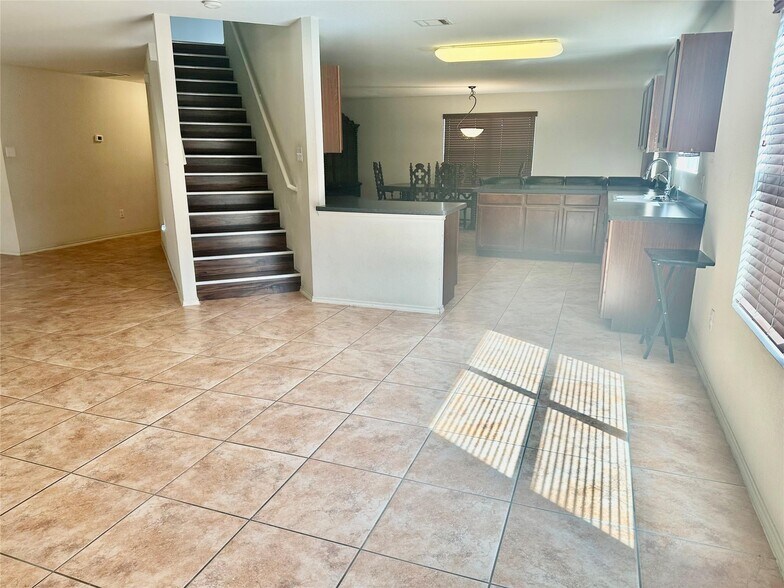 Building Photo - 4900 Meadow Trails Dr