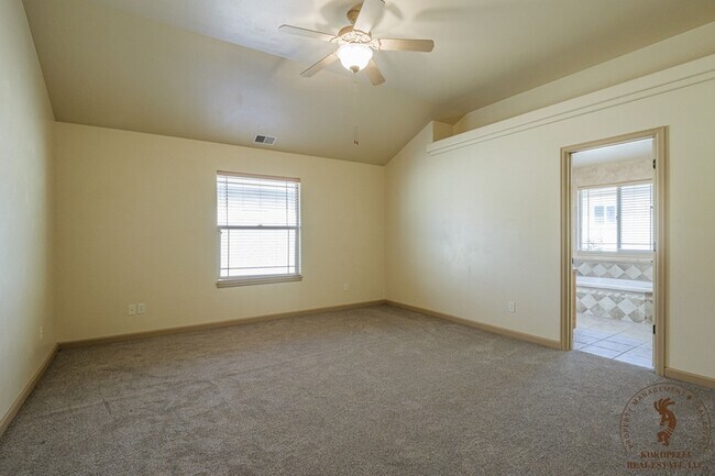Building Photo - 3090 Aberdeen Ln