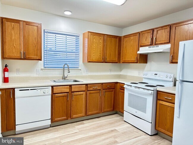 Building Photo - 54 Sequoia Dr