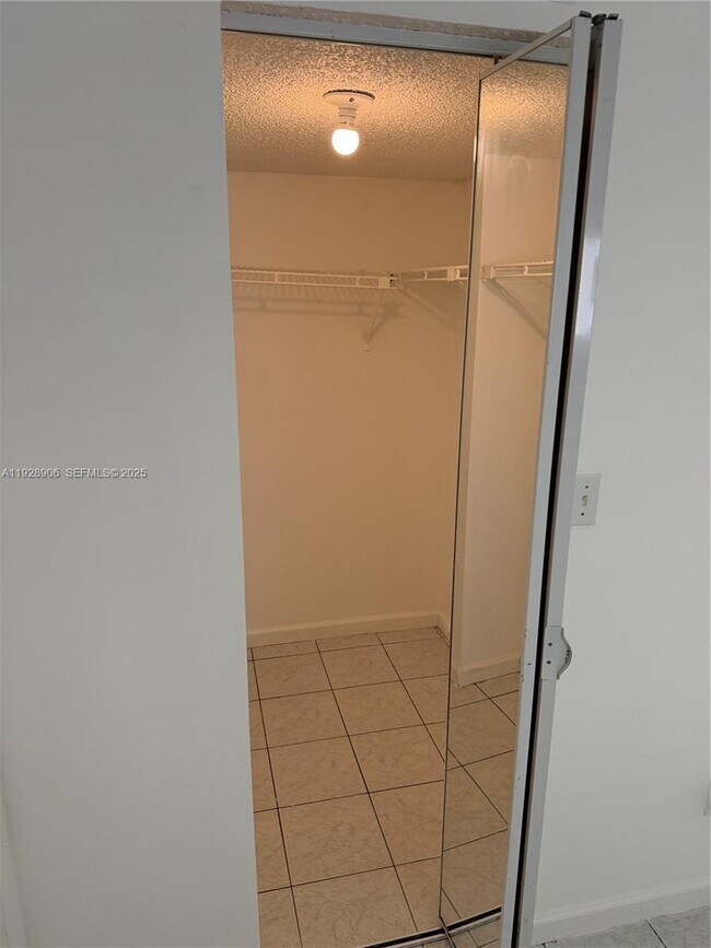 Building Photo - 1125 S Flagler Ave