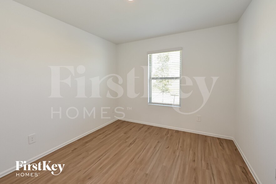 Building Photo - 24215 Becker Hollow Ln