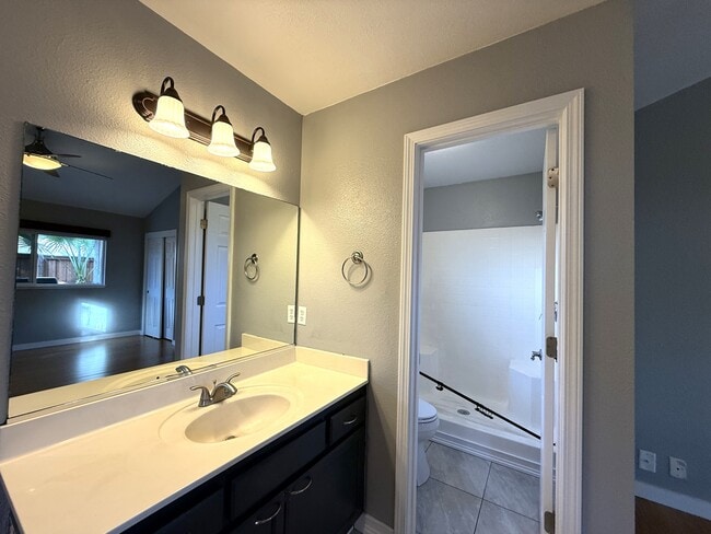 Building Photo - 52 Artesia Dr