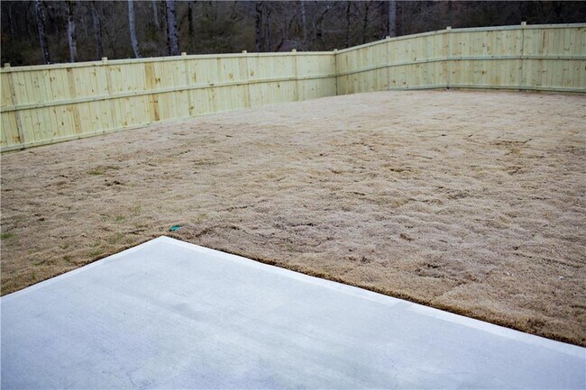 Building Photo - 484 Red Dragon Dr