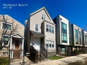 Building Photo - 2522 W Cortland St