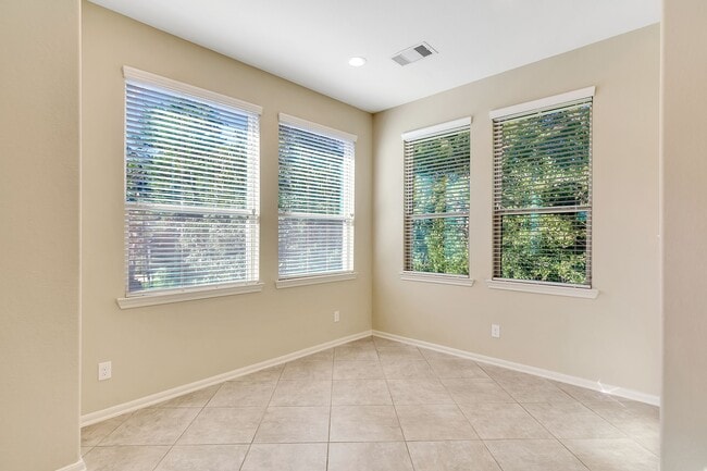 Building Photo - 222 Cheswood Forest Dr