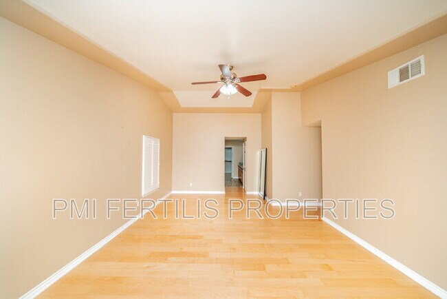 Building Photo - 12494 Breeze Ln