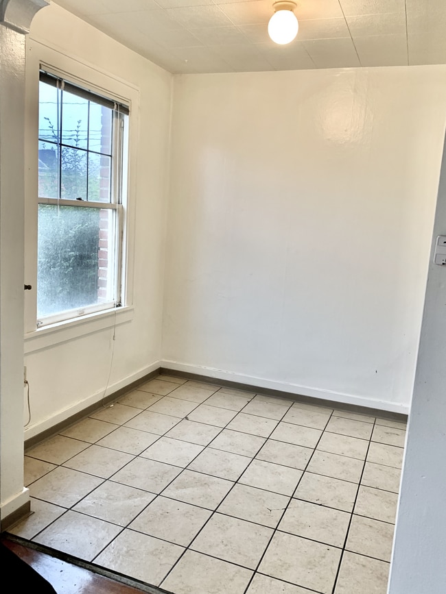Dining Room - 2541 15th Ave S