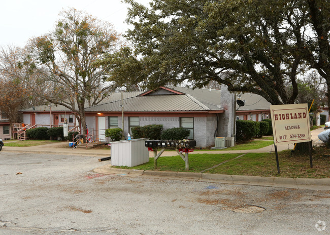 Primary Photo - Oakridge Apartments