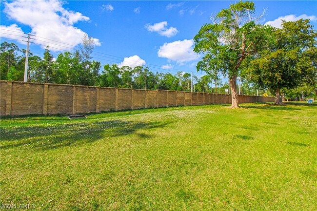 Building Photo - 10101 Sandy Hollow Ln