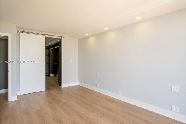 Building Photo - 4000 Towerside Terrace