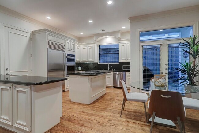Building Photo - 5313 Fayette St