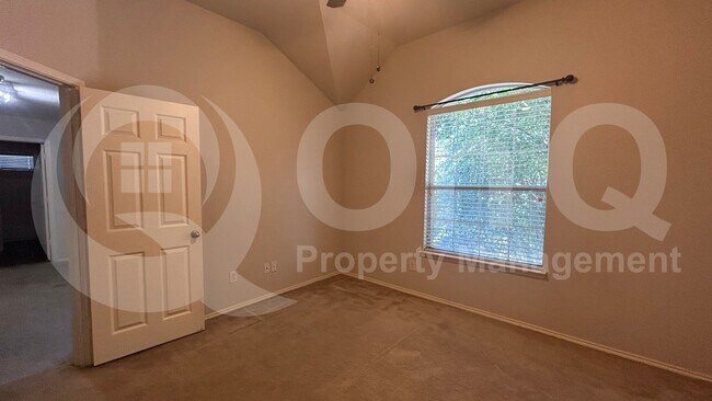 Building Photo - 9537 Navarro St