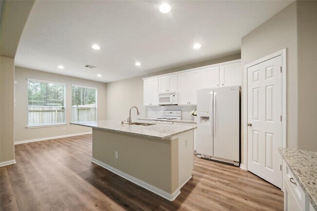 Building Photo - 130 W Burberry Cir