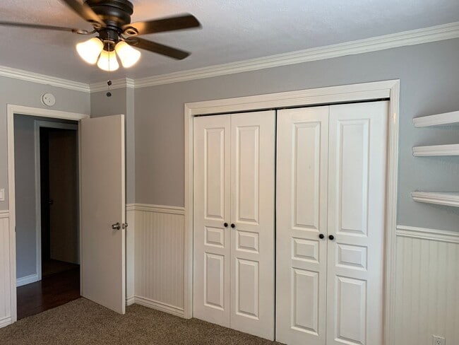 Building Photo - Beautiful 3 Bed West Bakersfield Home W/Po...