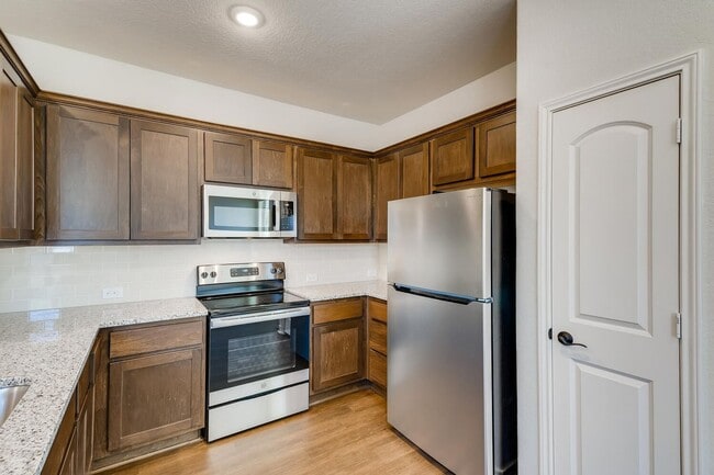 Building Photo - Lynwood Village Community