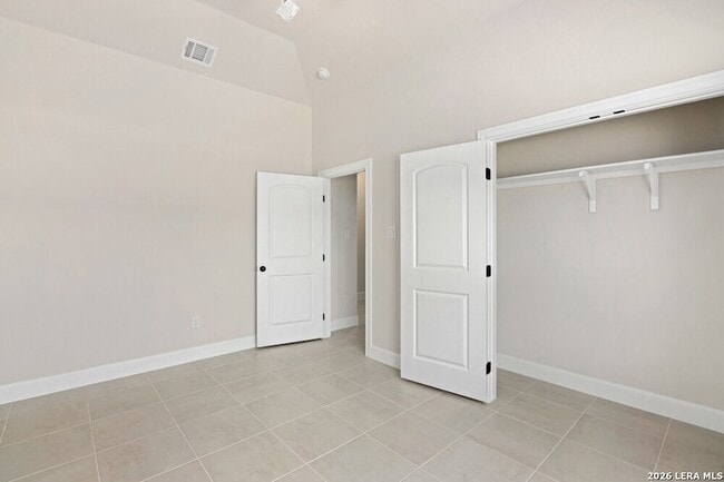 Building Photo - 405 Park Cir