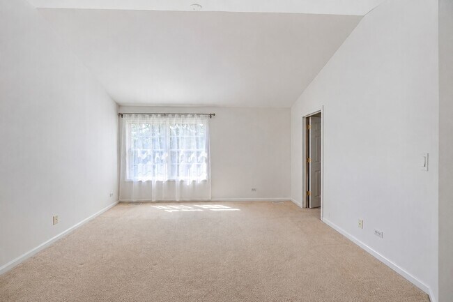 Building Photo - 1347 Winfield Way