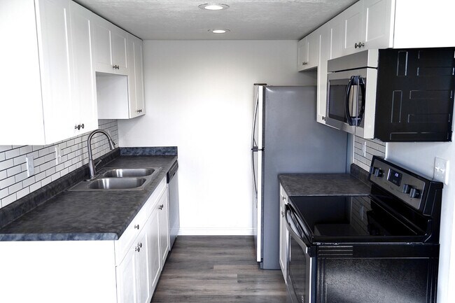 Building Photo - Layton 4-plex