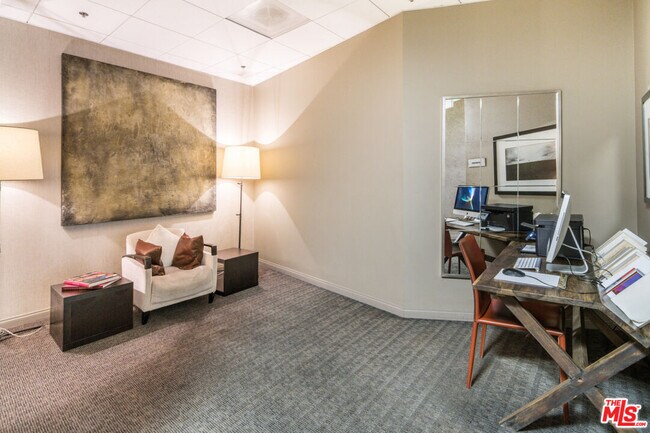 Building Photo - 3785 Wilshire Blvd