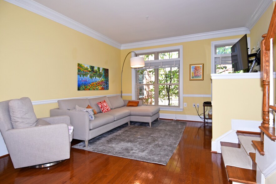 2nd floor - The paint has been updated to a beige color - 451 N George Mason Dr