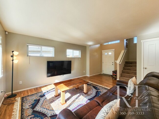 Building Photo - Spacious Silverdale Home with Large Fenced...