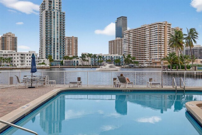 Building Photo - 121 Golden Isles Dr