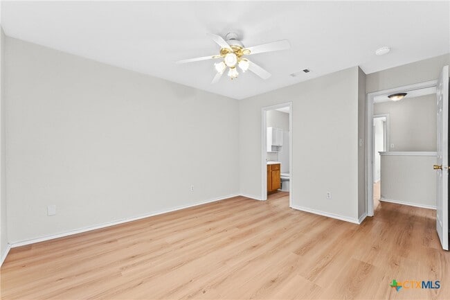 Building Photo - 867 Sagewood Trail