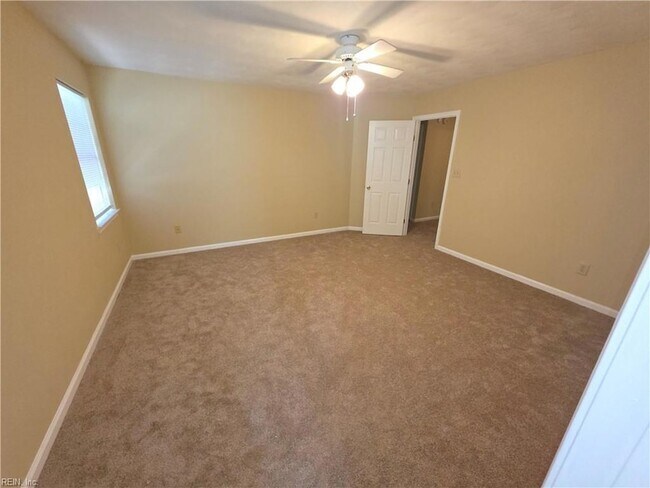 Building Photo - 1460 Berkshire Dr