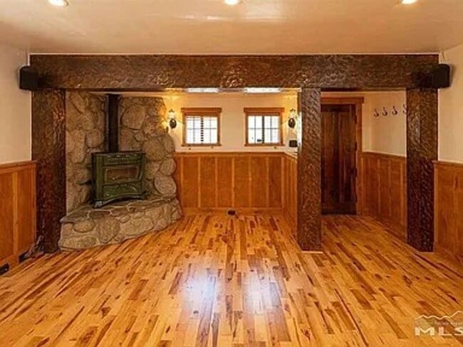 Building Photo - Your Dream Home Awaits! Available in June!