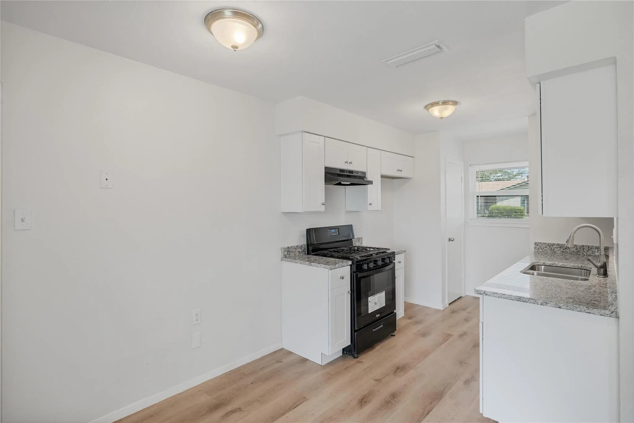 Building Photo - 3536 Softcloud Dr