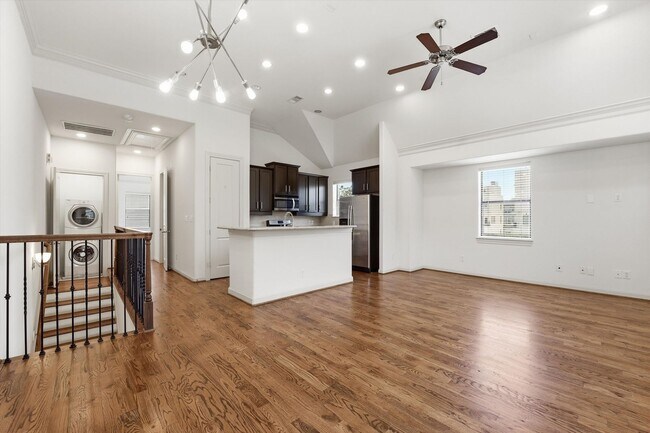 Building Photo - Awesome Two Story town home located in the heart of the city!