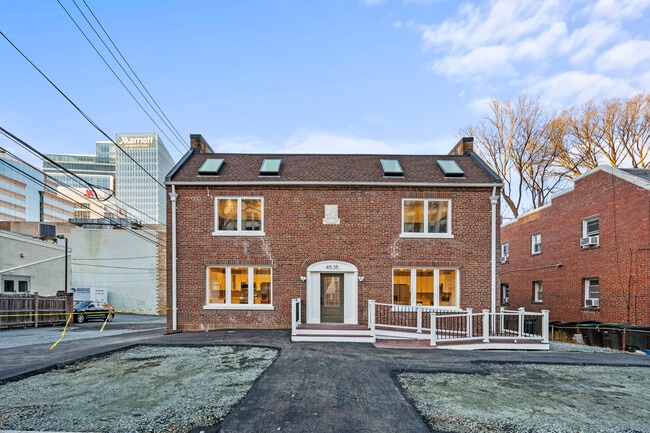 Building Photo - 4535 Avondale St