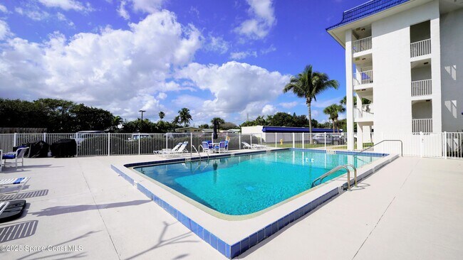 Building Photo - 2160 N Hwy A1A