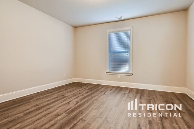 Building Photo - 273 Enfield Ln