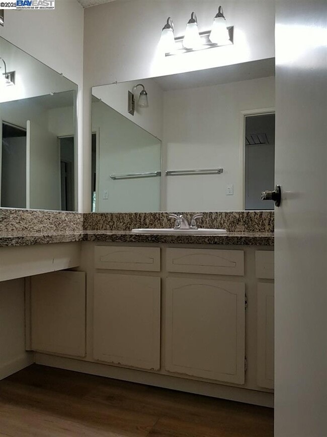 Building Photo - 3181 Camdon Ct
