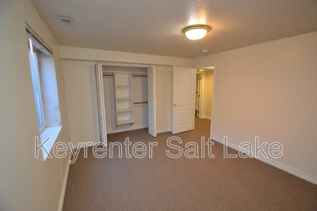 Building Photo - 584 W 760 N