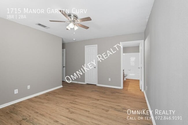 Building Photo - 1715 Manor Garden Curve