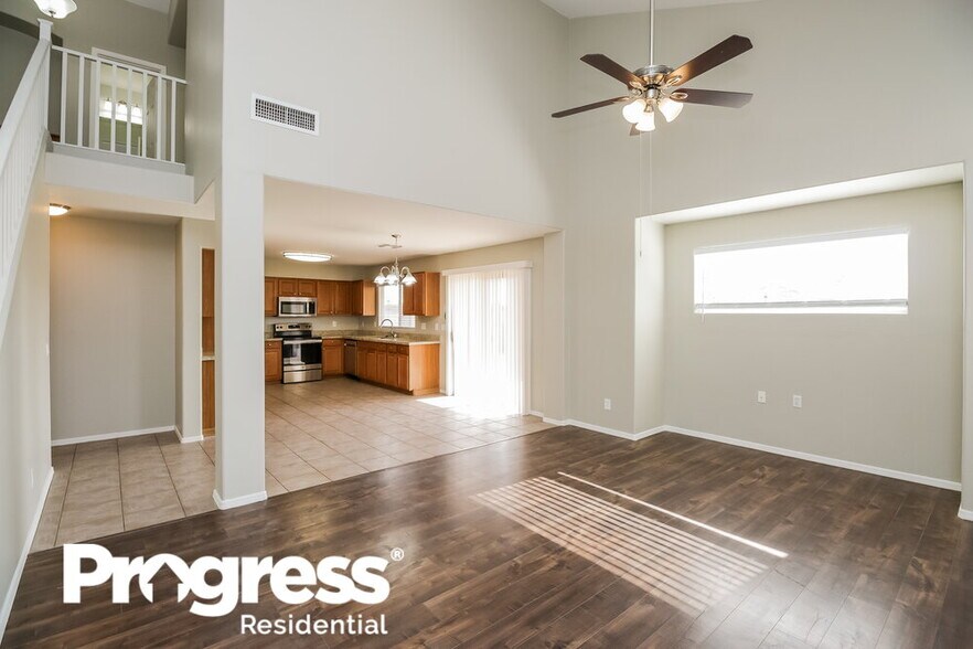 Building Photo - 2607 E Brooks St