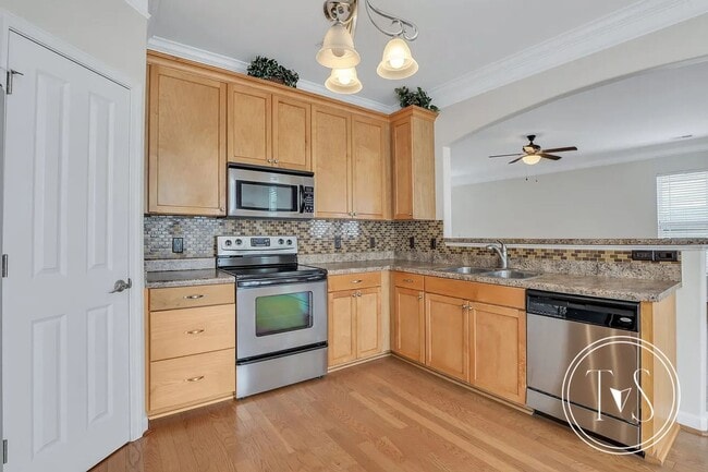 Building Photo - 175 Summer Hill Ct