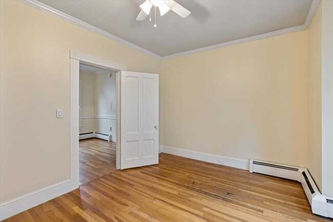 Building Photo - 99 William St