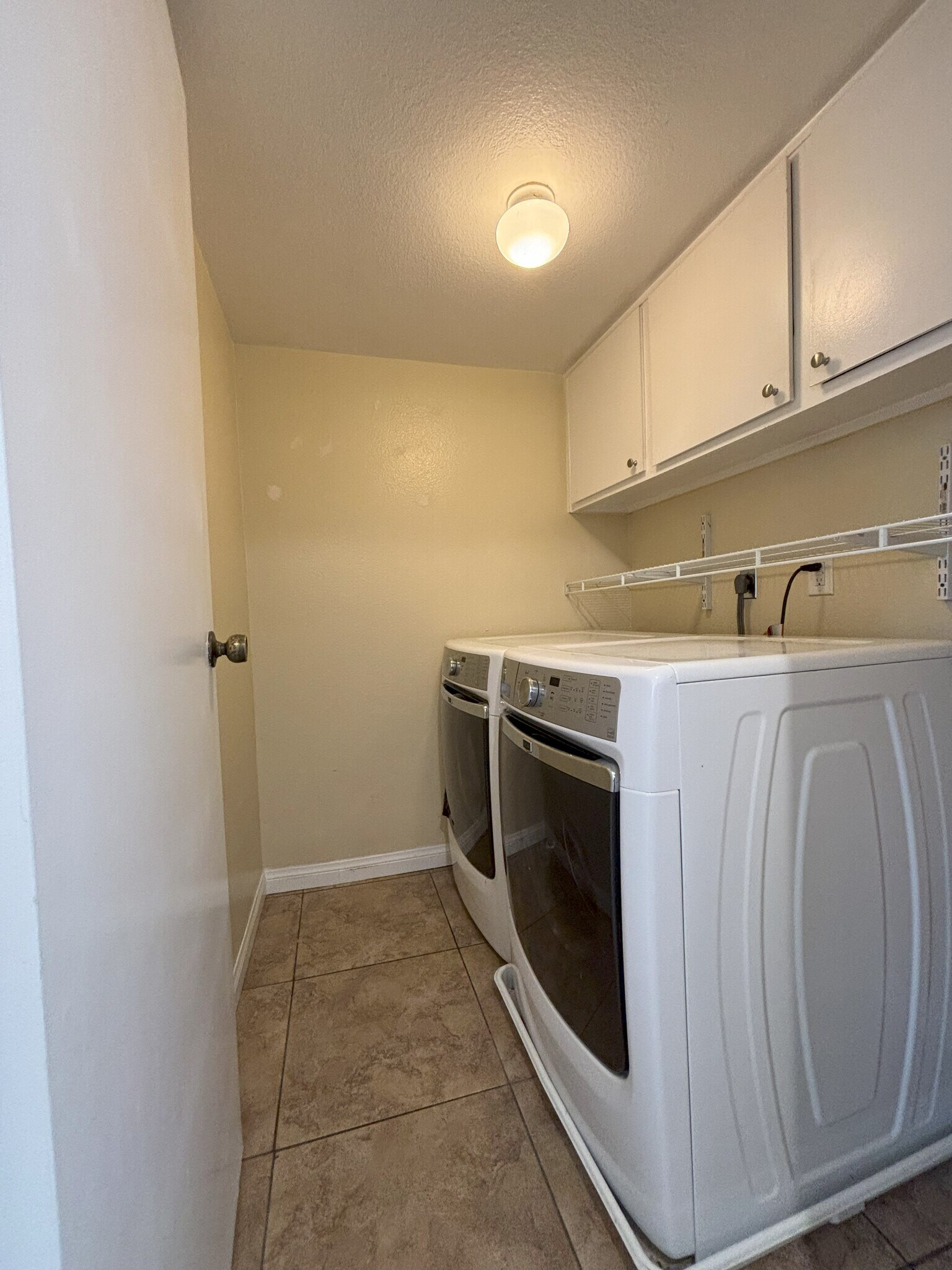 Washer/Dryer - 2812 Camino Capistrano