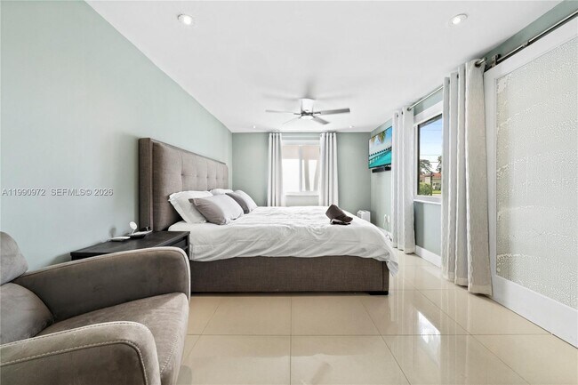 Building Photo - 217 E Acre Dr