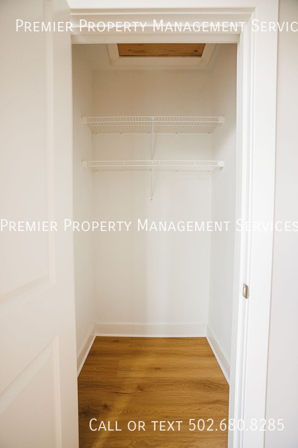 Building Photo - 966 Samuel St